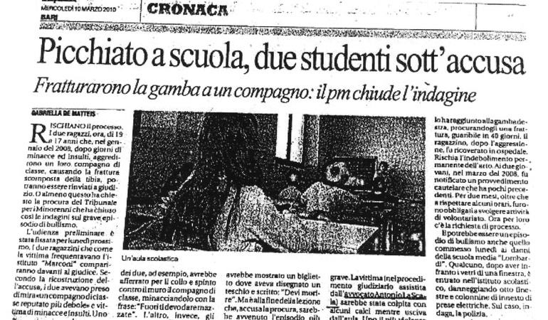 Picchiato a scuola, due studenti sott'accusa. Fratturarono la gamba a un compagno: il pm chiude l'indagine
