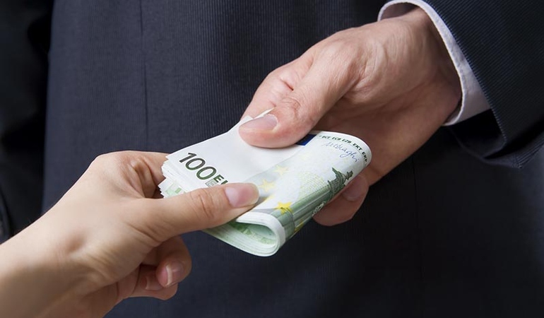 Bari: Millantato credito, assolto perchè il fatto non sussiste.