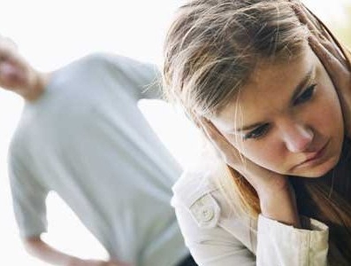 Ragazzine adescate con concorsi truffa da pedofili e ricattatori