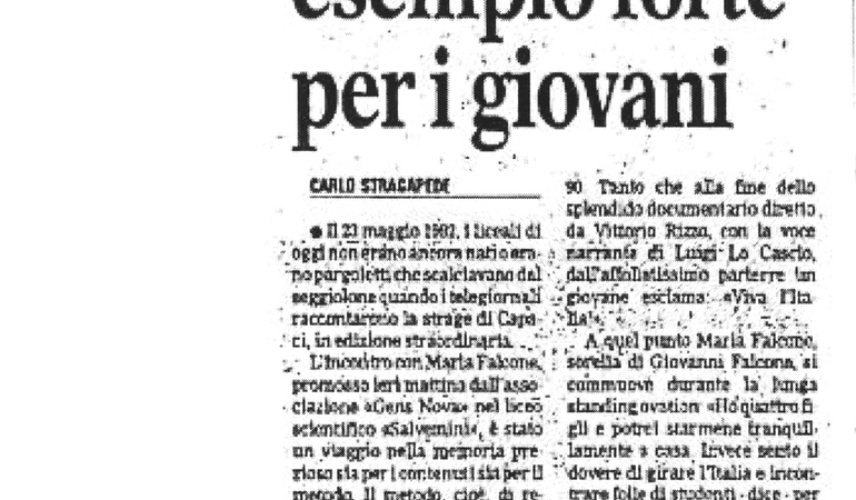 Falcone, esempio forte per i giovani. Maria Falcone, sorella del giudice Giovanni Falcone, con gli studenti del Liceo Scientifico Salvemini di Bari